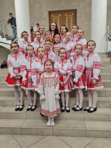 На Республиканском хореографическом конкурсе &laquo;Резонанс&raquo; в Минском городском Дворце культуры воспитанники средней группы детской студии ансамбля &laquo;Хорошки&raquo; заняли целых два призовых места