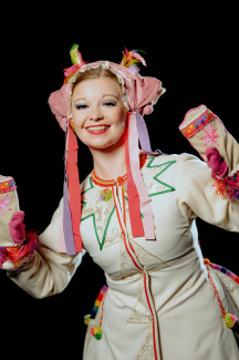 Гостьей программы телеканала ОНТ &laquo;Мастерская с Верой Поляковой&raquo; стала артистка балета высшей категории, руководитель детской студии ансамбля &laquo;Хорошки&raquo;, обладательница медали Франциска Скорины Елена Богданова